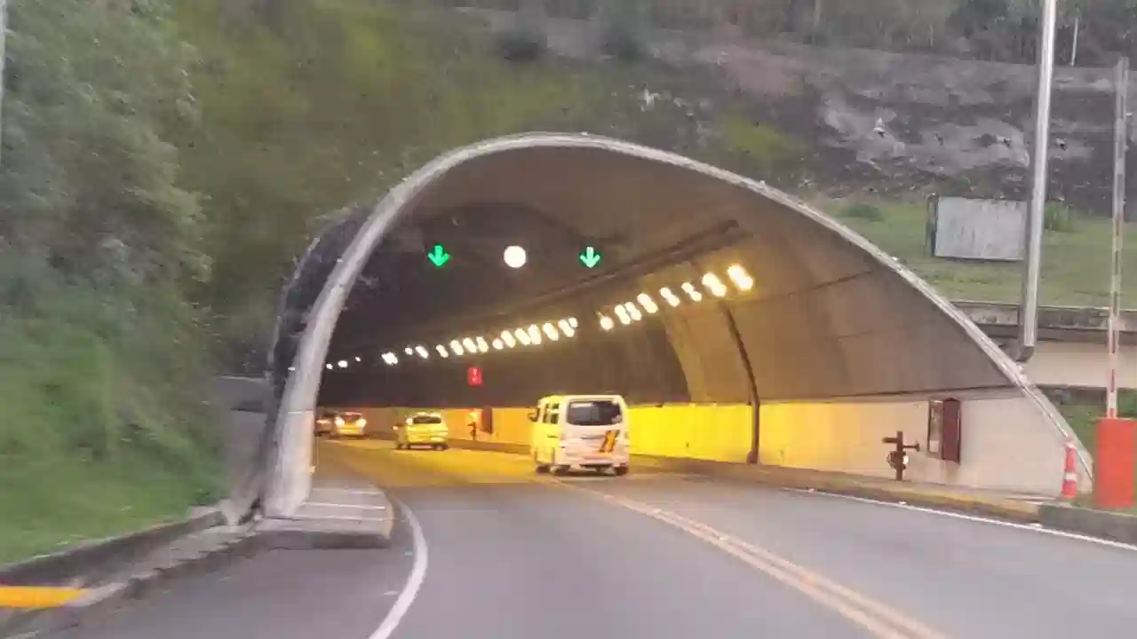 Túnel de Oriente cierres